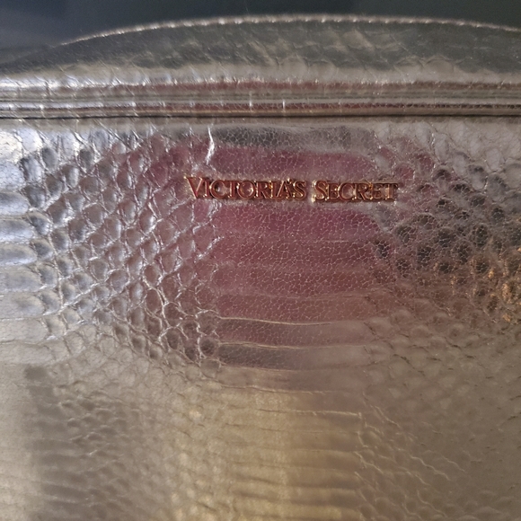 Victoria Secret Crossbody bag - Picture 5 of 8